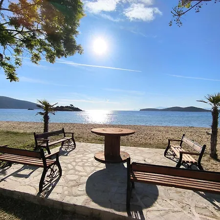 アパート Sea View Nikos Néa Péramos